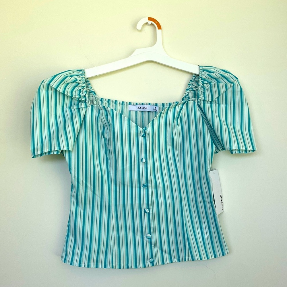 JustFab Poplin Puff Sleeve top - White multi S size